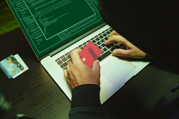 Cómo proteger tu empresa del fishing con Pulsartec